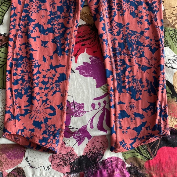 Lululemon All You Do Crop - Picture 8 of 11